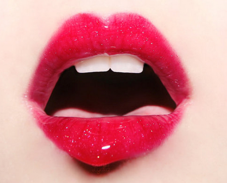 纹唇该如何选择适合自己的颜色